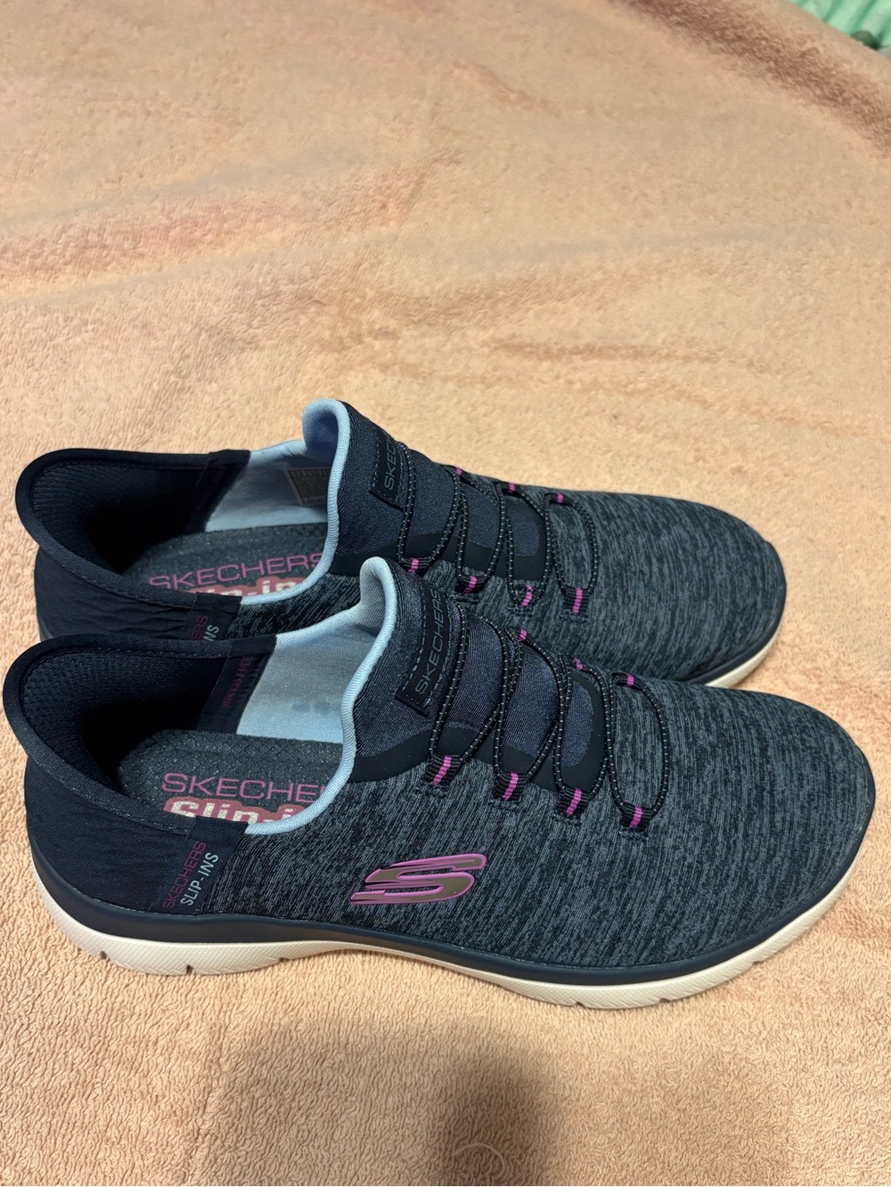 Skechers Women's Summits - Hands-Free Slip-Ins - Memory Foam Insole, W 7.5 wide - Picture 2 of 6